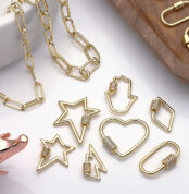 chapa-dije-2-oro-figuras-valdivia-accesorios