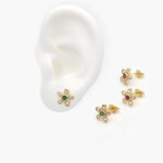 Broqueles Chapa de Oro Flores Zirconias 0320